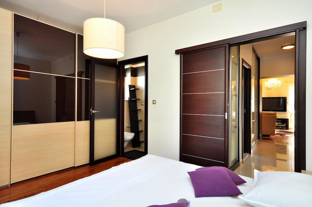 Luxury Two-Bedroom Apartment Terrace