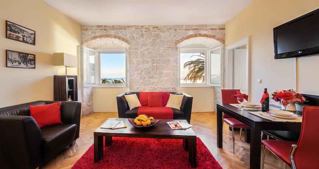 One-Bedroom Apartment Sea View