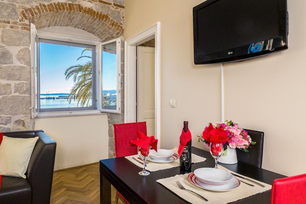 One-Bedroom Apartment Sea View