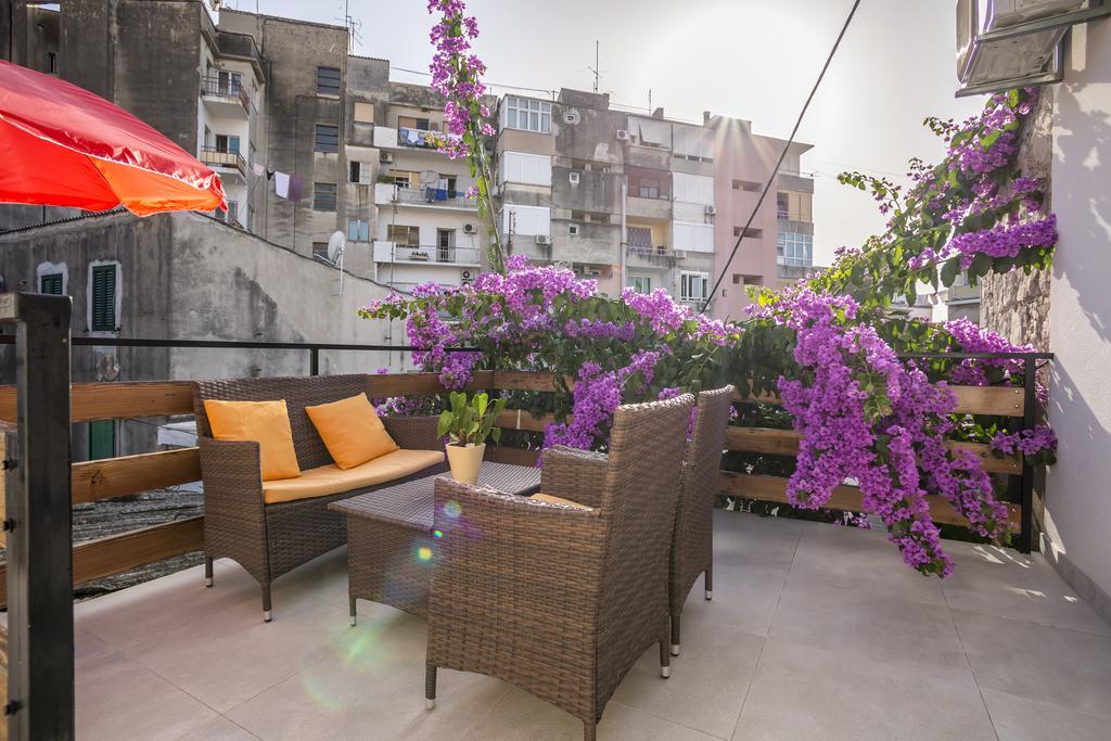 One-Bedroom Apartment Balcony Zvizdina Street 6