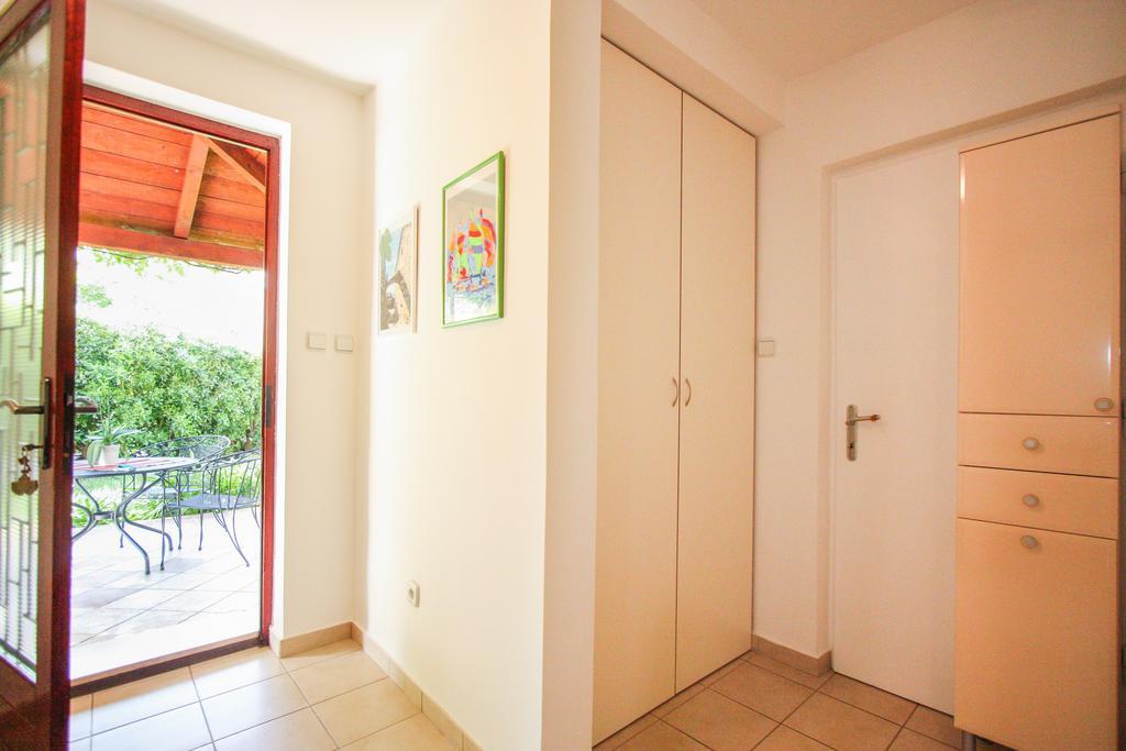 Studio Apartment Terrace Garden View