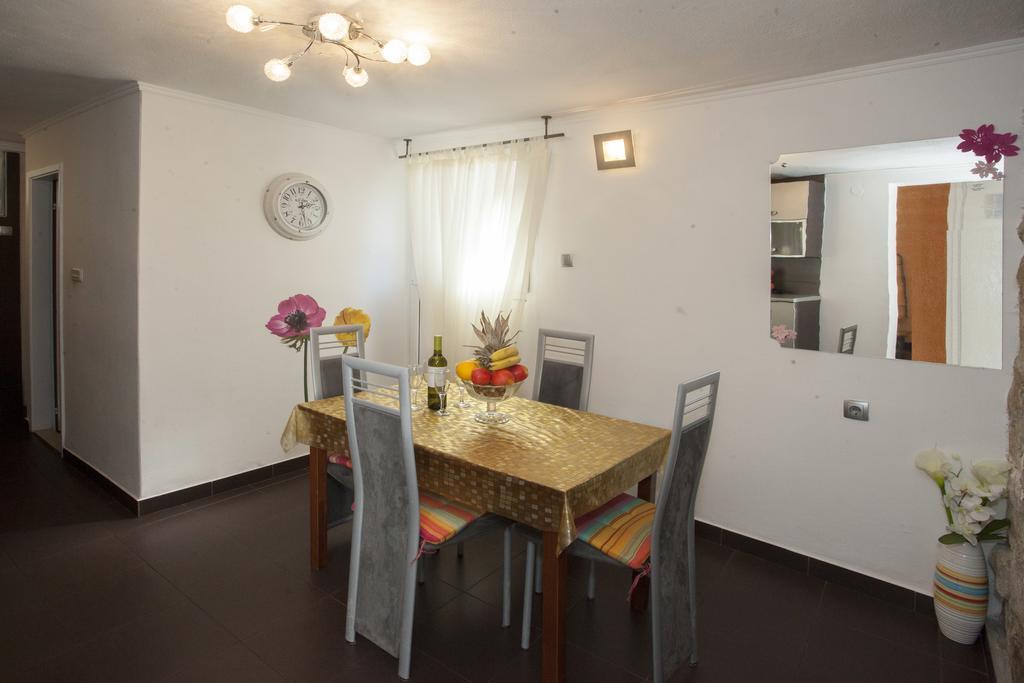 Apartment Split Level