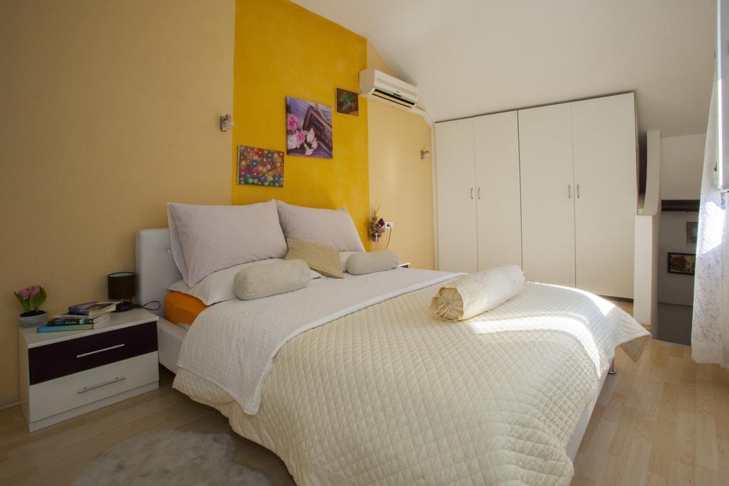 Apartment Split Level