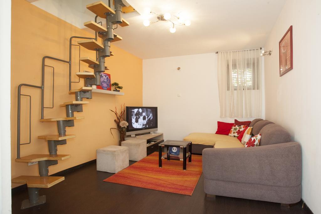 Apartment Split Level