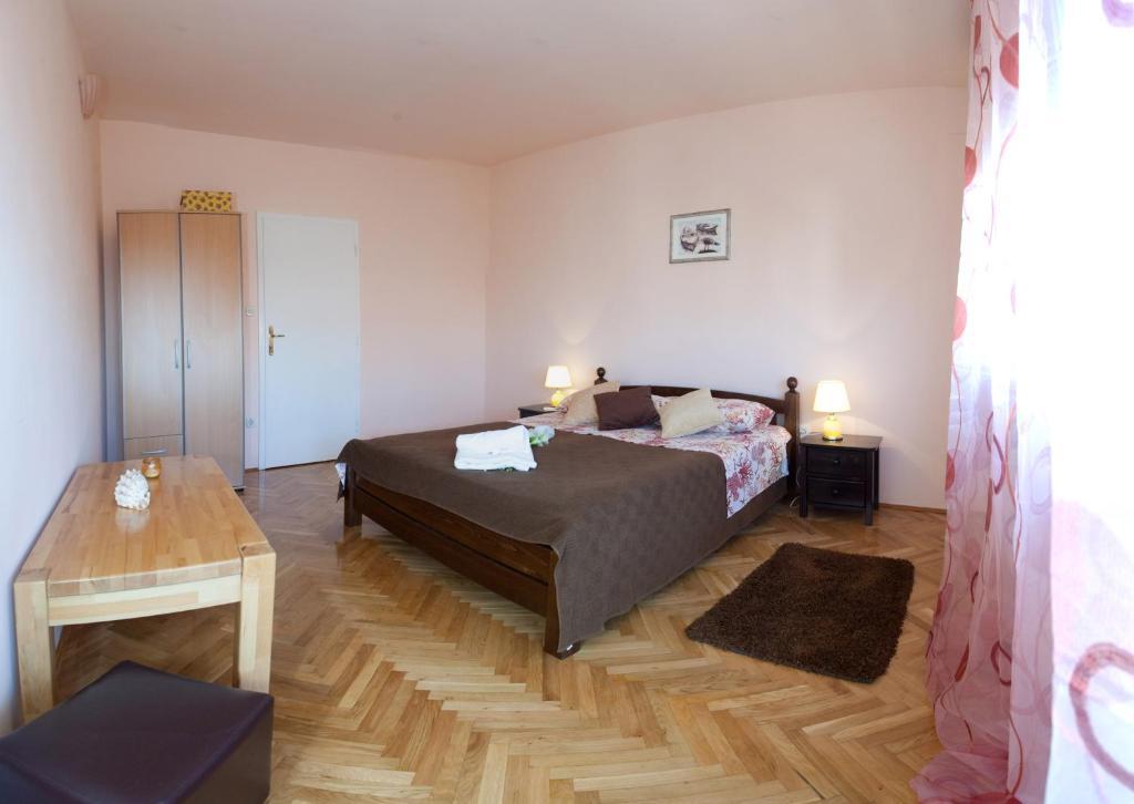 One-Bedroom Apartment Terrace Sea View Roosewelt Street