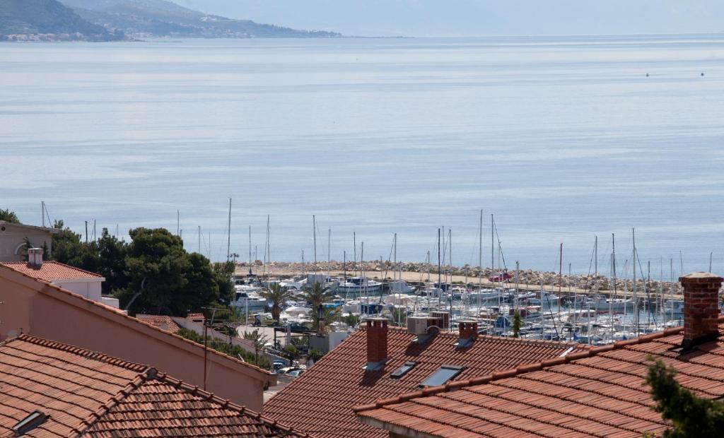 One-Bedroom Apartment Terrace Sea View Roosewelt Street