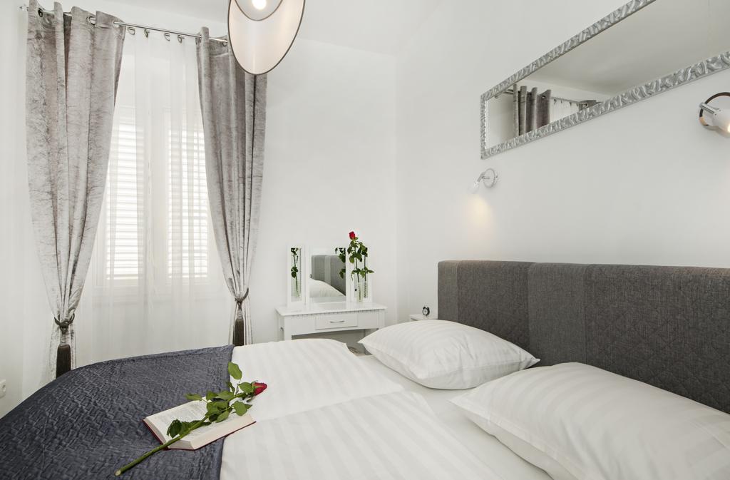One-Bedroom Apartment Street View