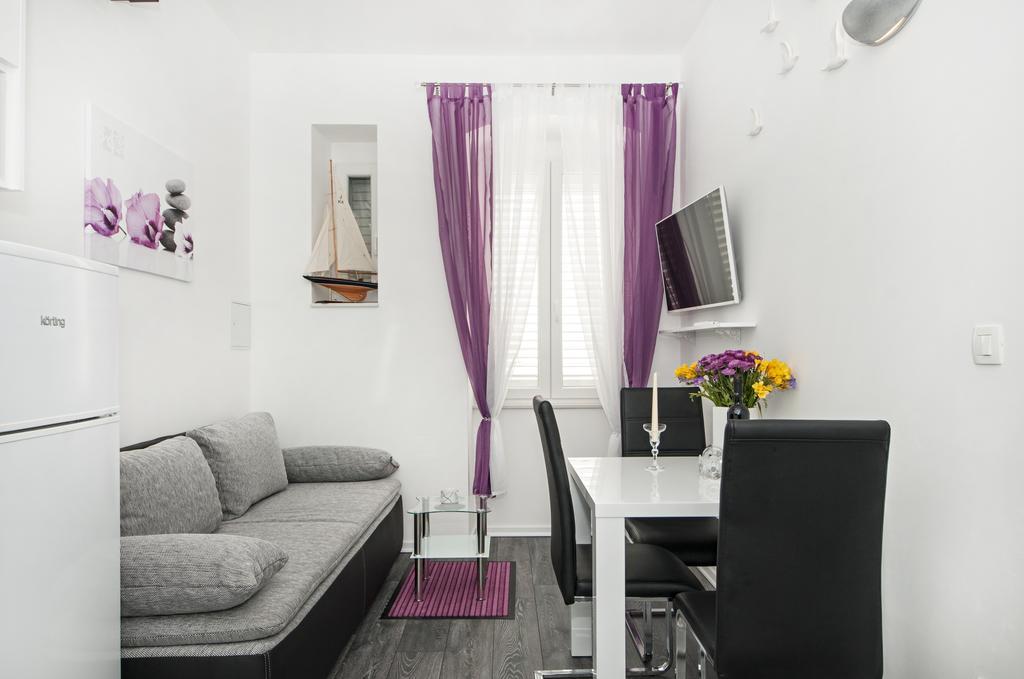 One-Bedroom Apartment Street View