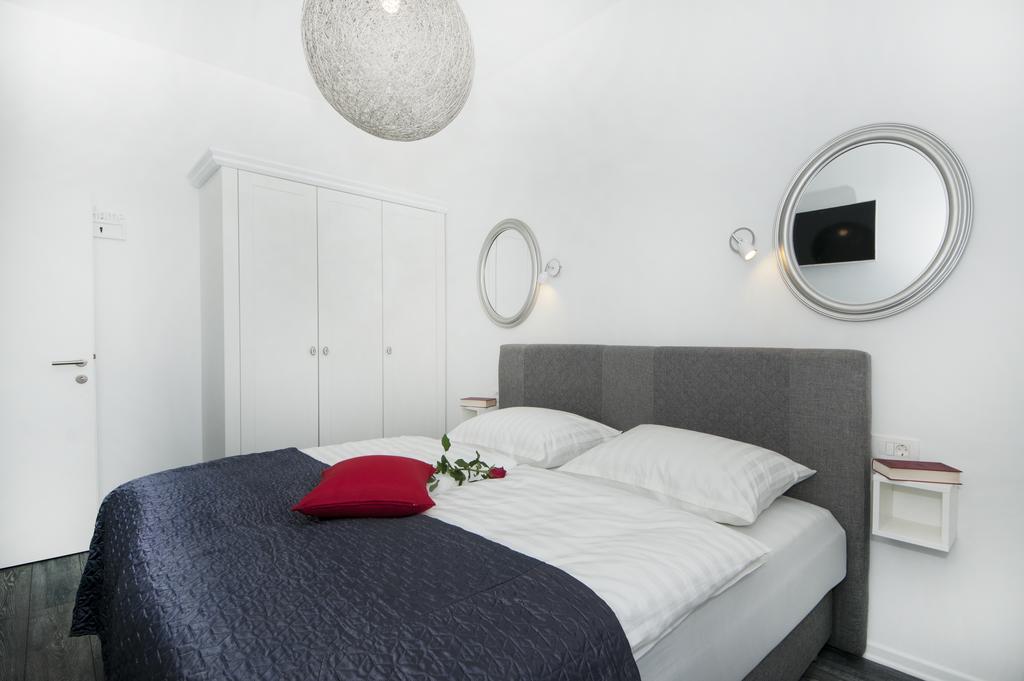 One-Bedroom Apartment Balcony Sea View