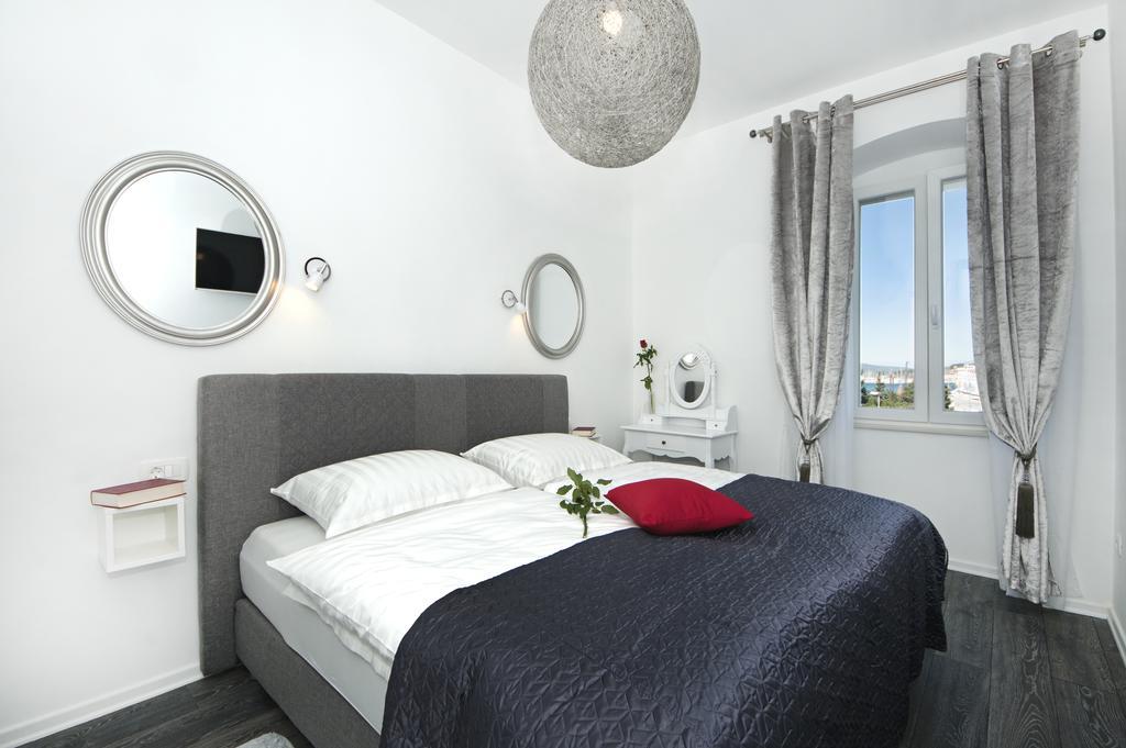 One-Bedroom Apartment Balcony Sea View