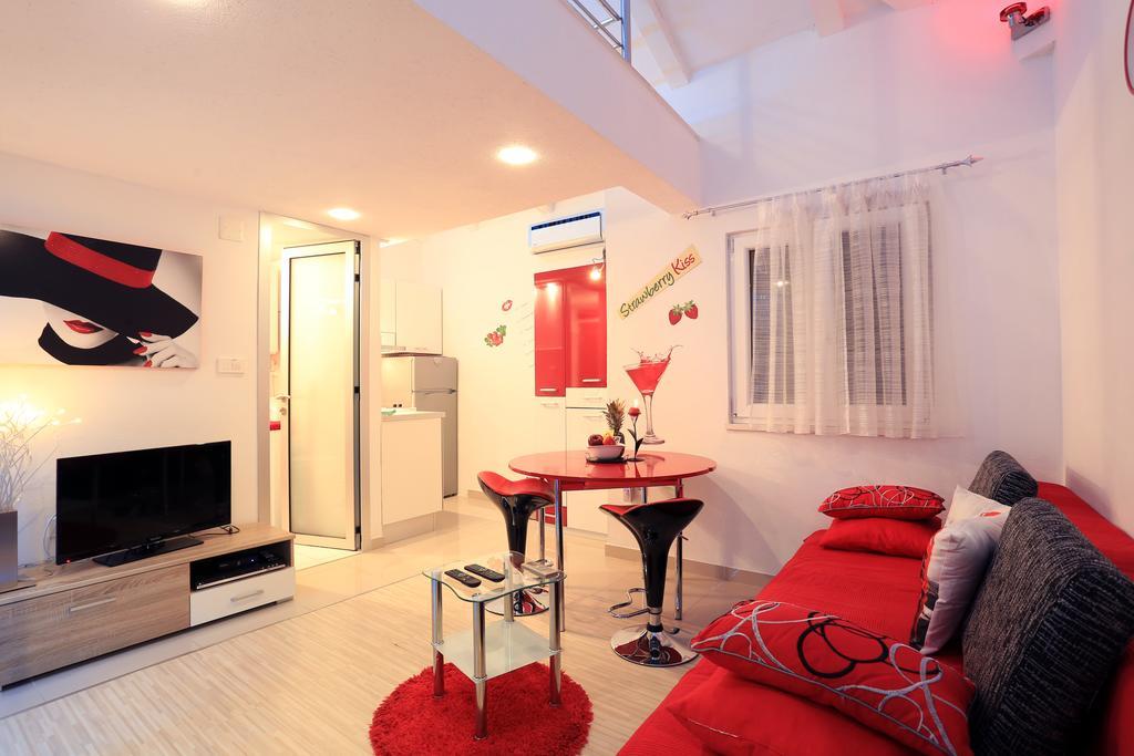 Duplex Studio Shared Terrace