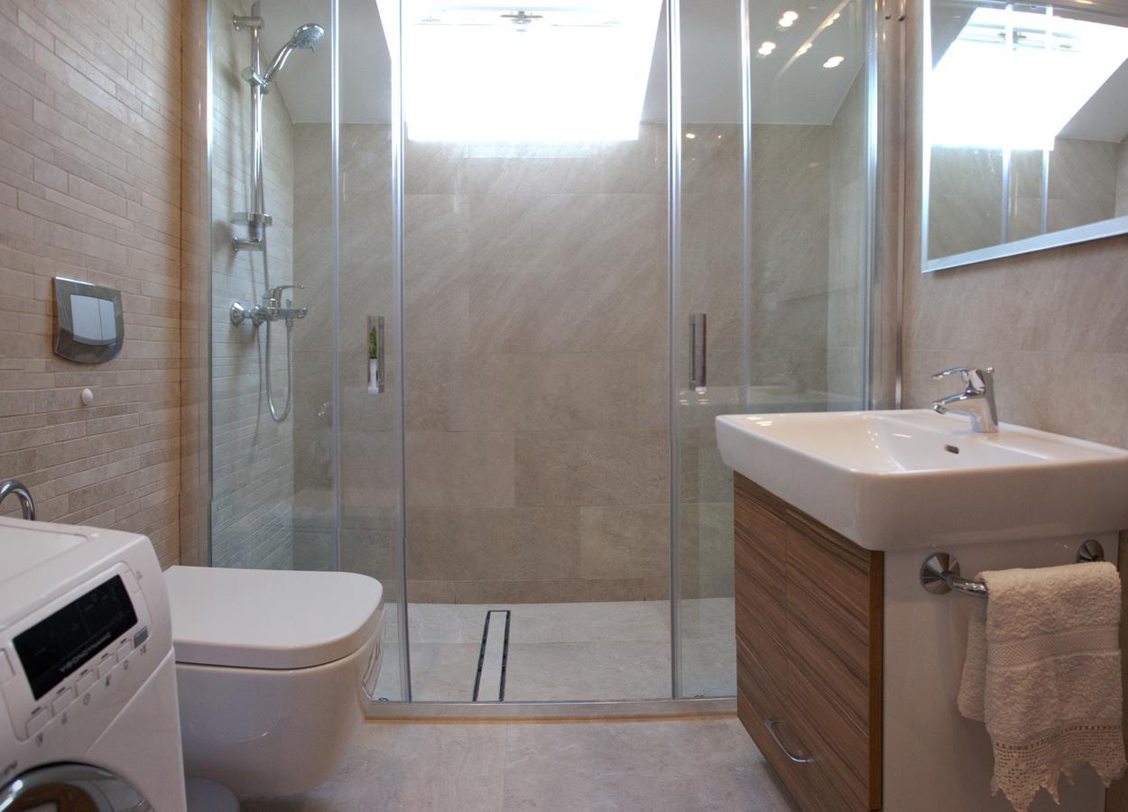 Luxury Two-Bedroom Apartment Sea View