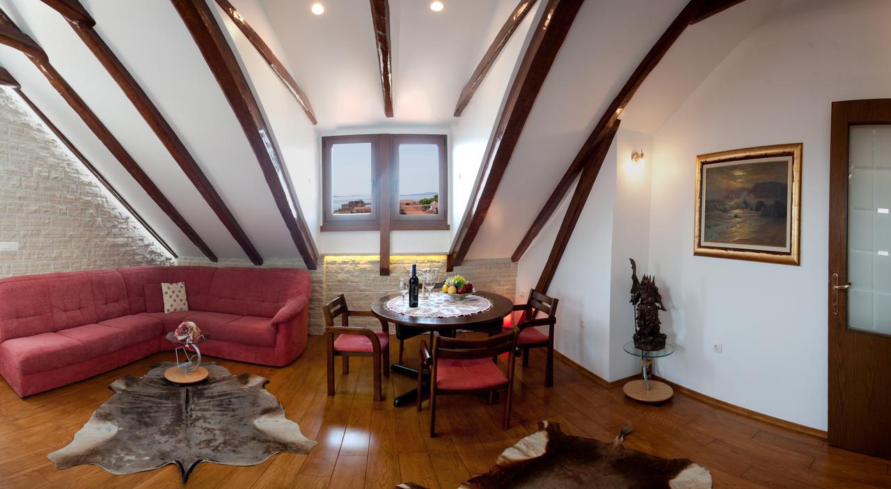 Luxury Two-Bedroom Apartment Sea View