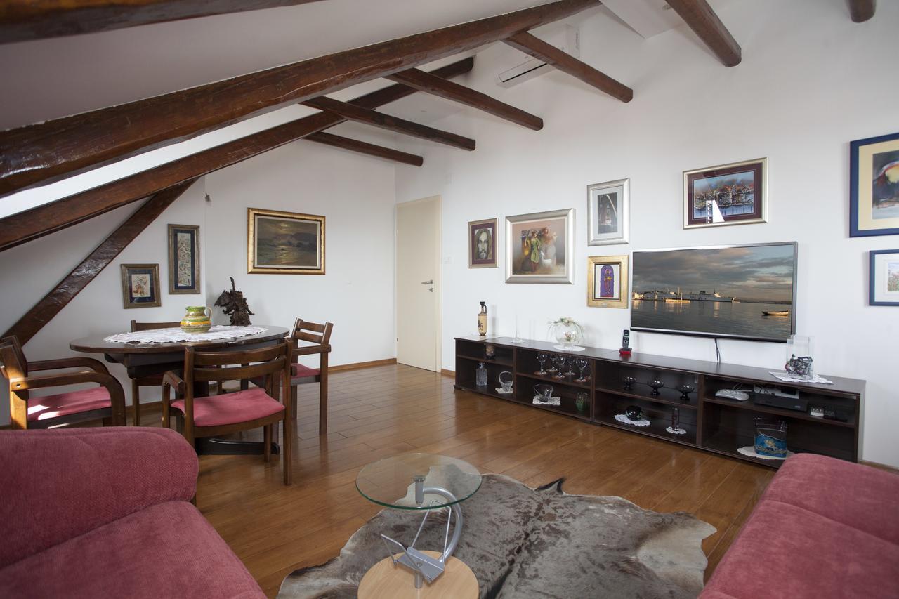 Luxury Two-Bedroom Apartment Sea View