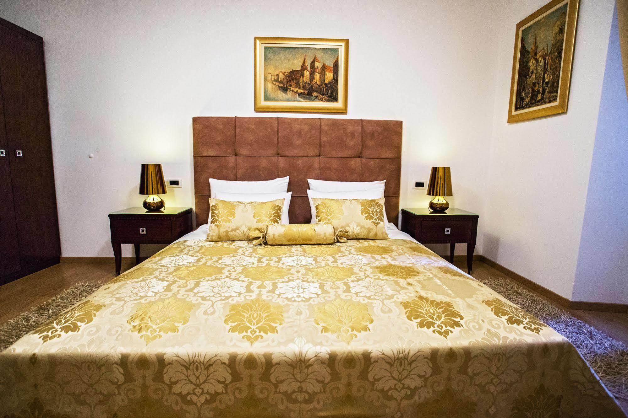 Luxury One-Bedroom Apartment Peristil square view