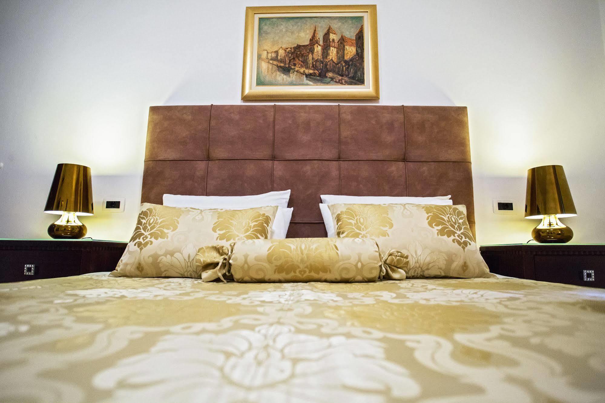 Luxury One-Bedroom Apartment Peristil square view
