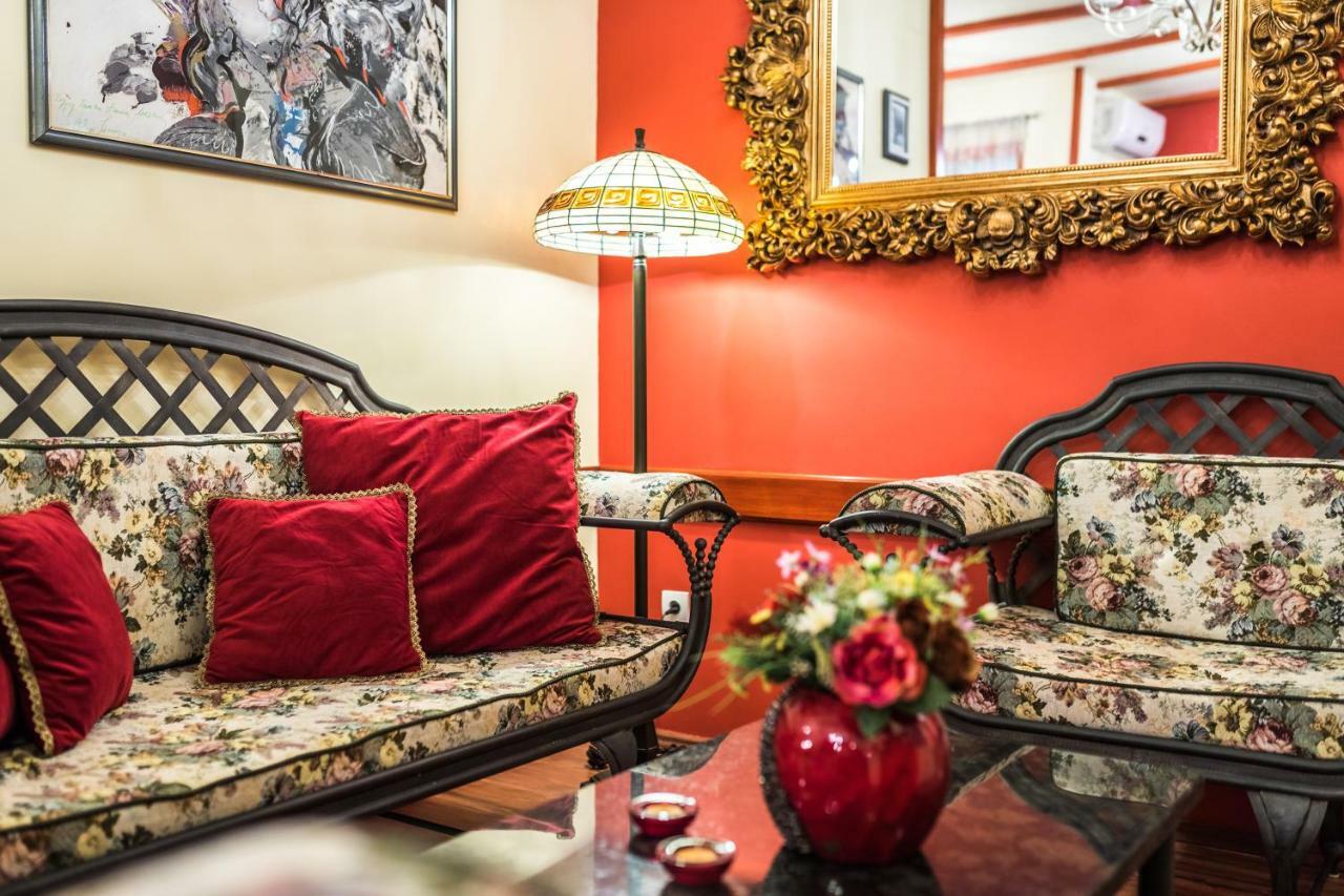 Superior One-Bedroom Apartment