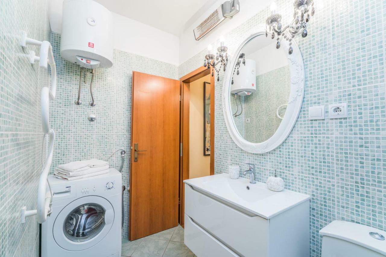 Superior One-Bedroom Apartment