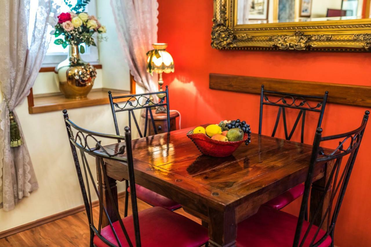 Superior One-Bedroom Apartment