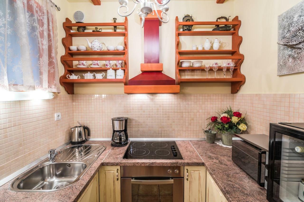Superior One-Bedroom Apartment