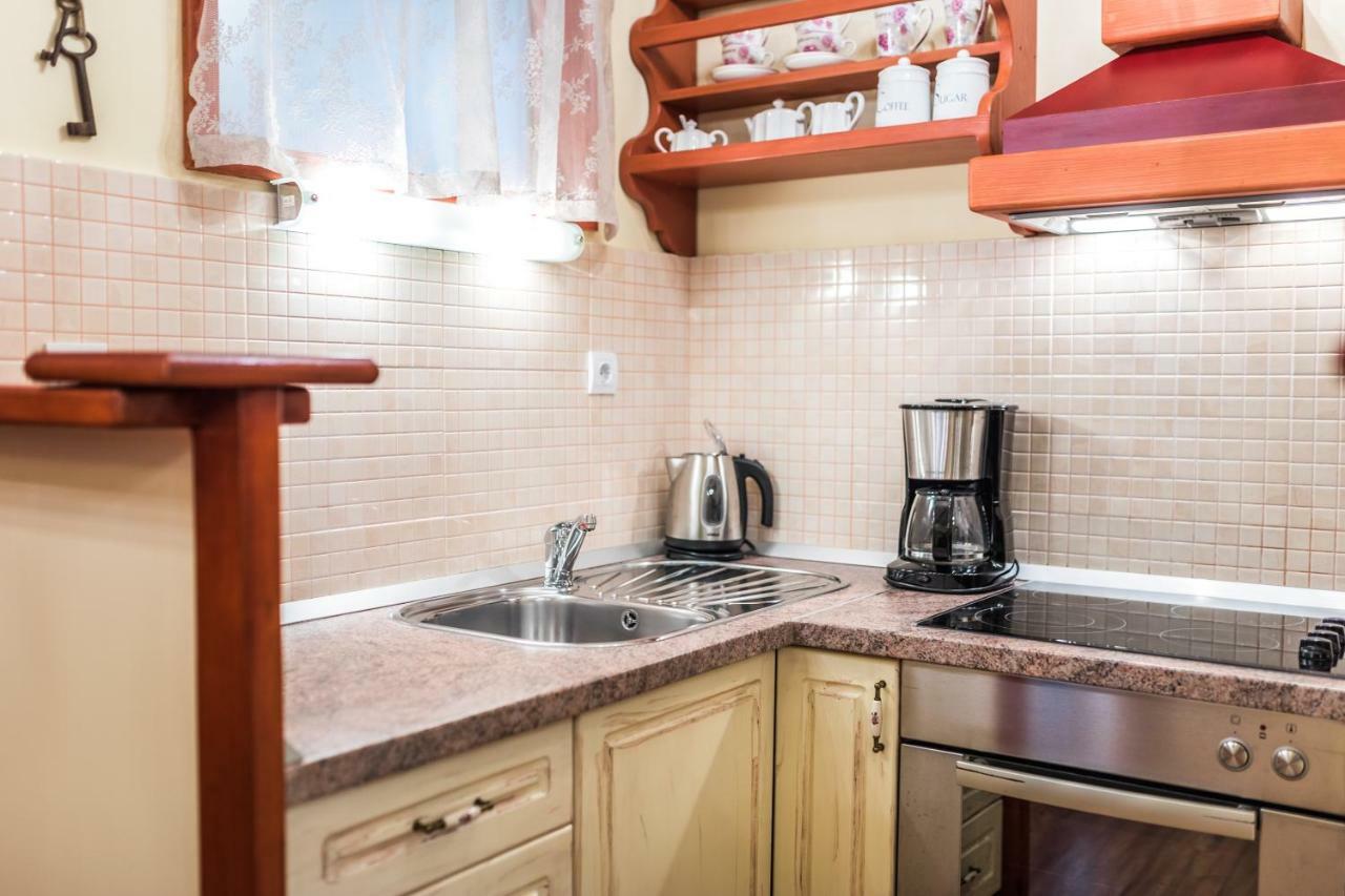 Superior One-Bedroom Apartment