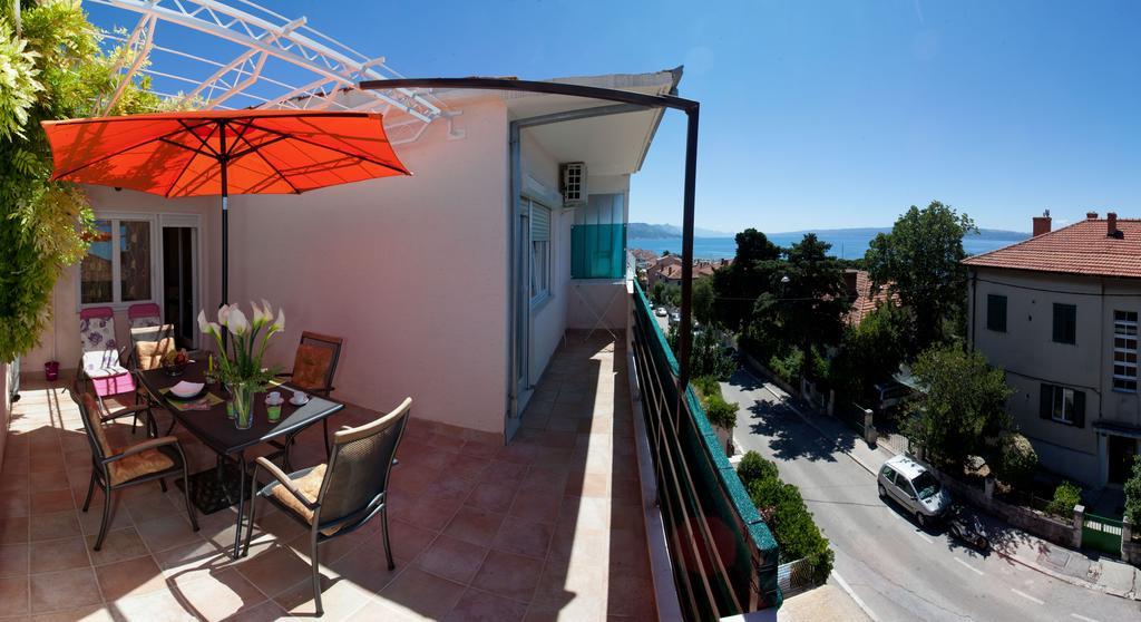 One-Bedroom Apartment Terrace Sea View Roosewelt Street