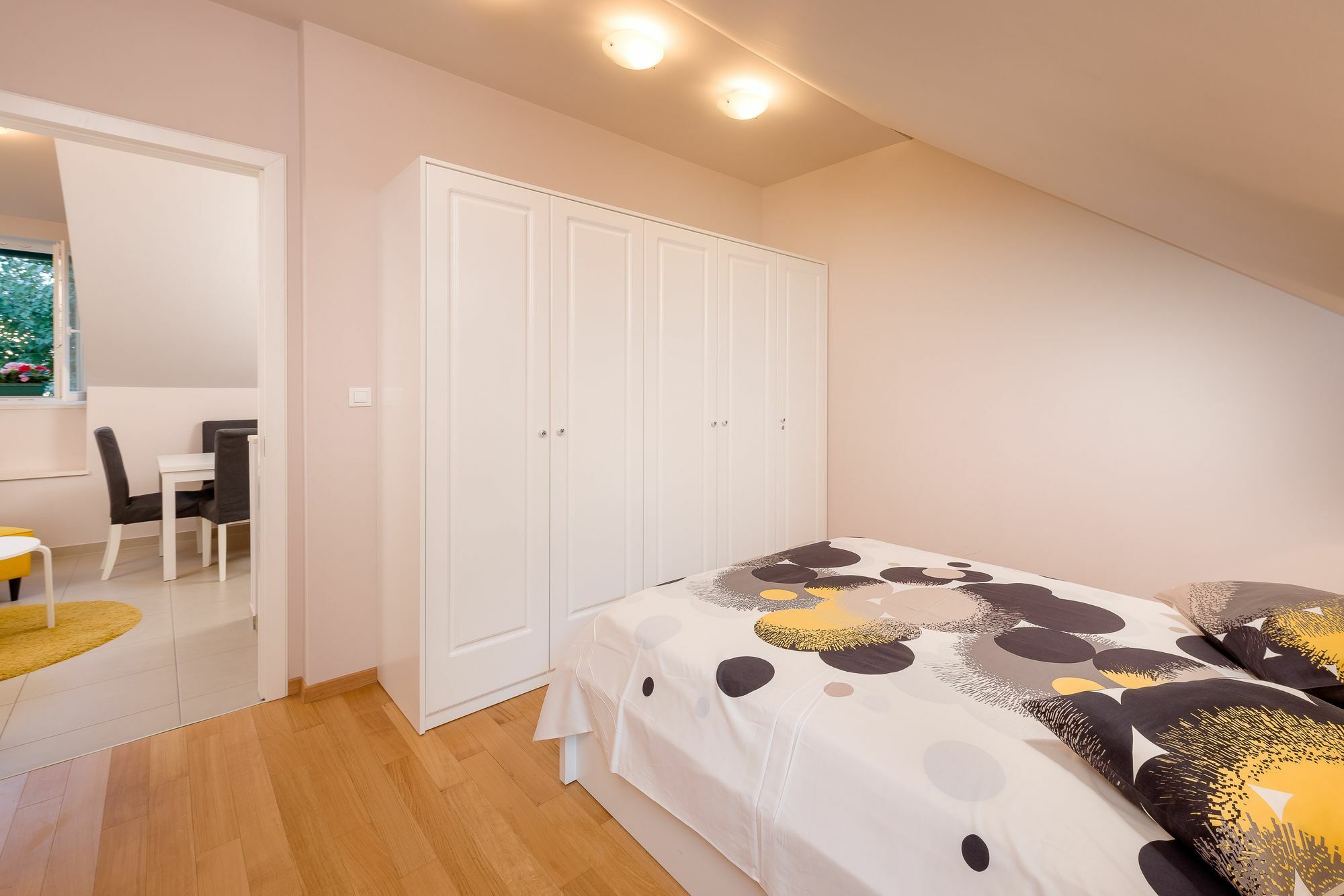 Deluxe Apartment
