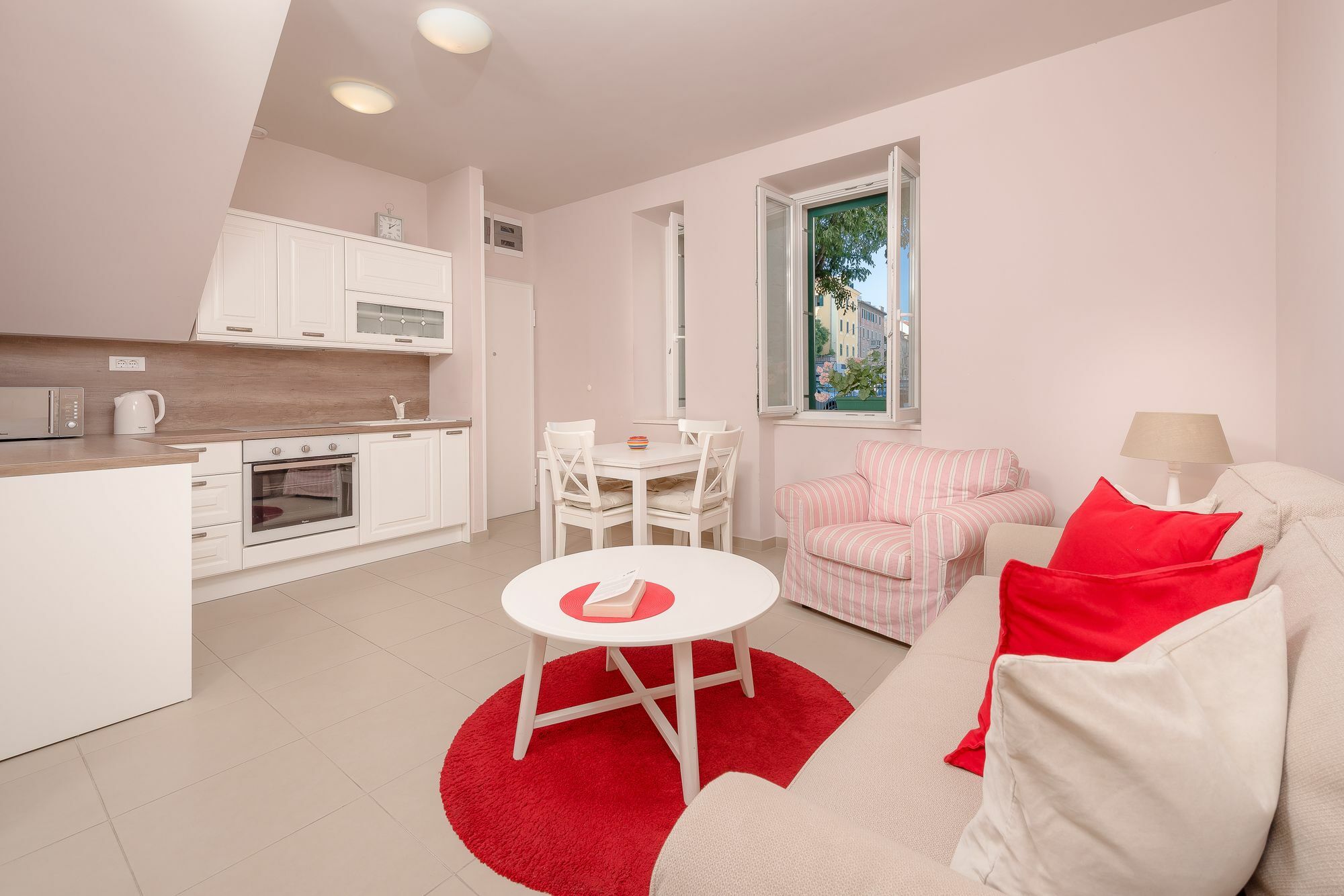 Deluxe Apartment