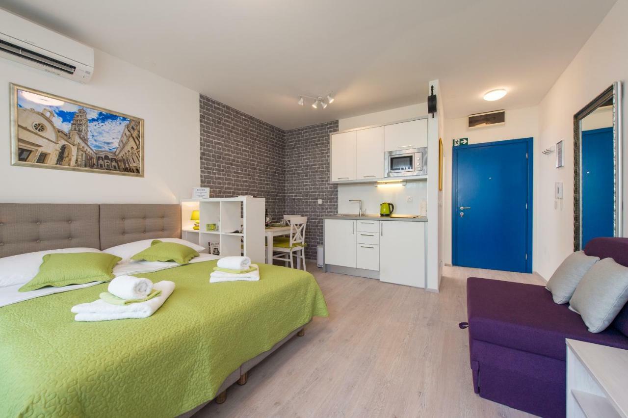 Deluxe Apartment