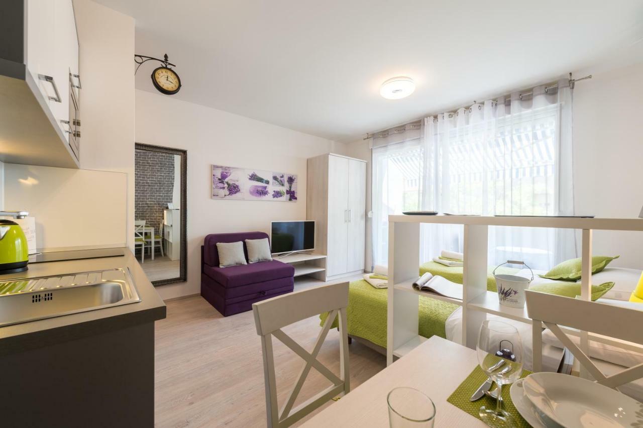 Deluxe Apartment