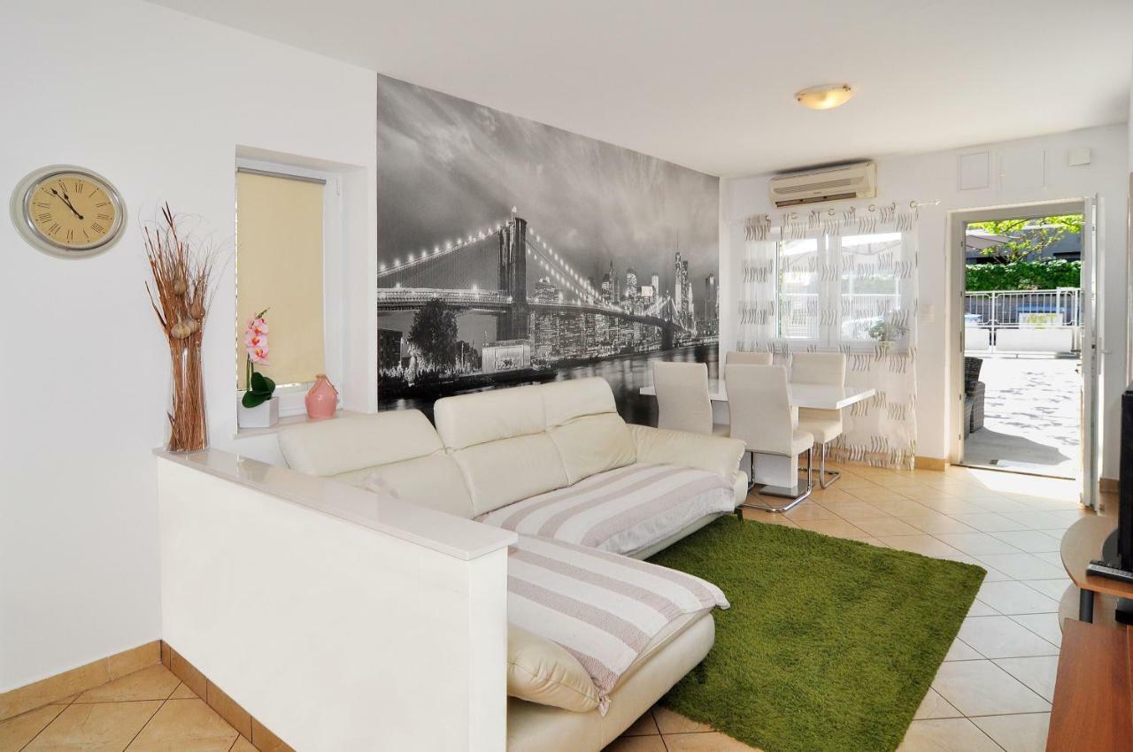 Apartment Ground Floor