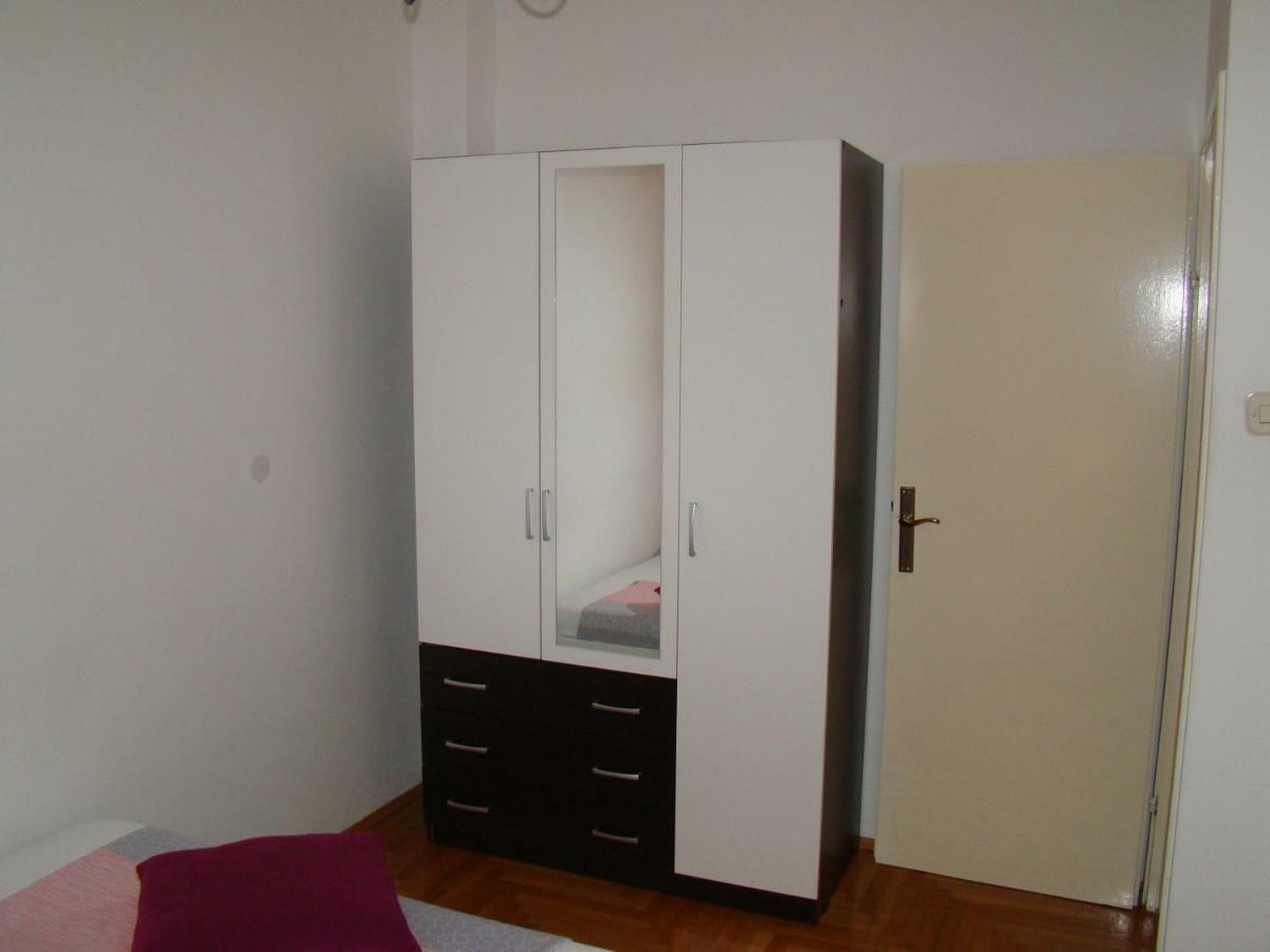 One-Bedroom Apartment Garden