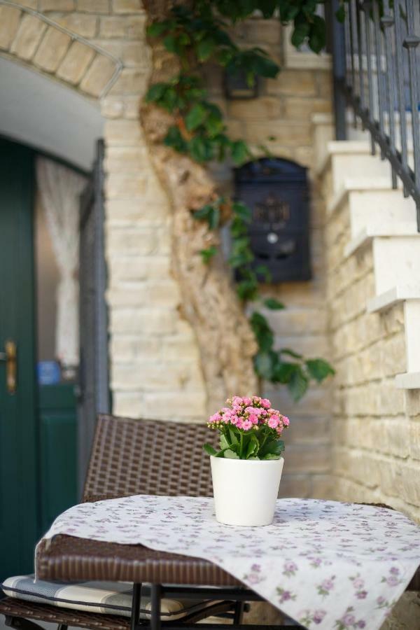 Studio Patio