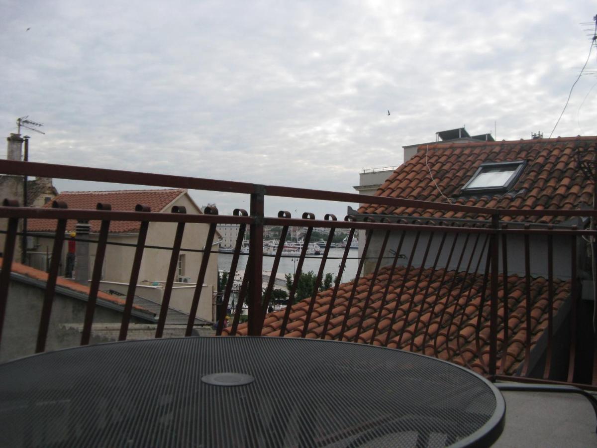 Duplex Two-Bedroom Apartment Siriščevića Street 9