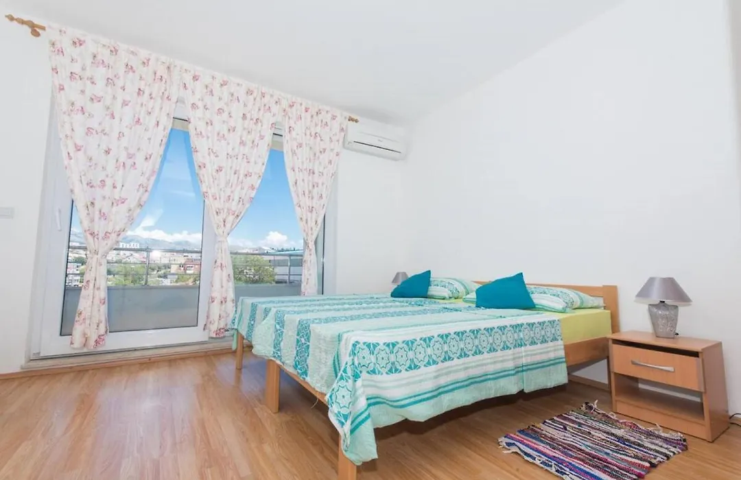 Apartments Dzeki-1