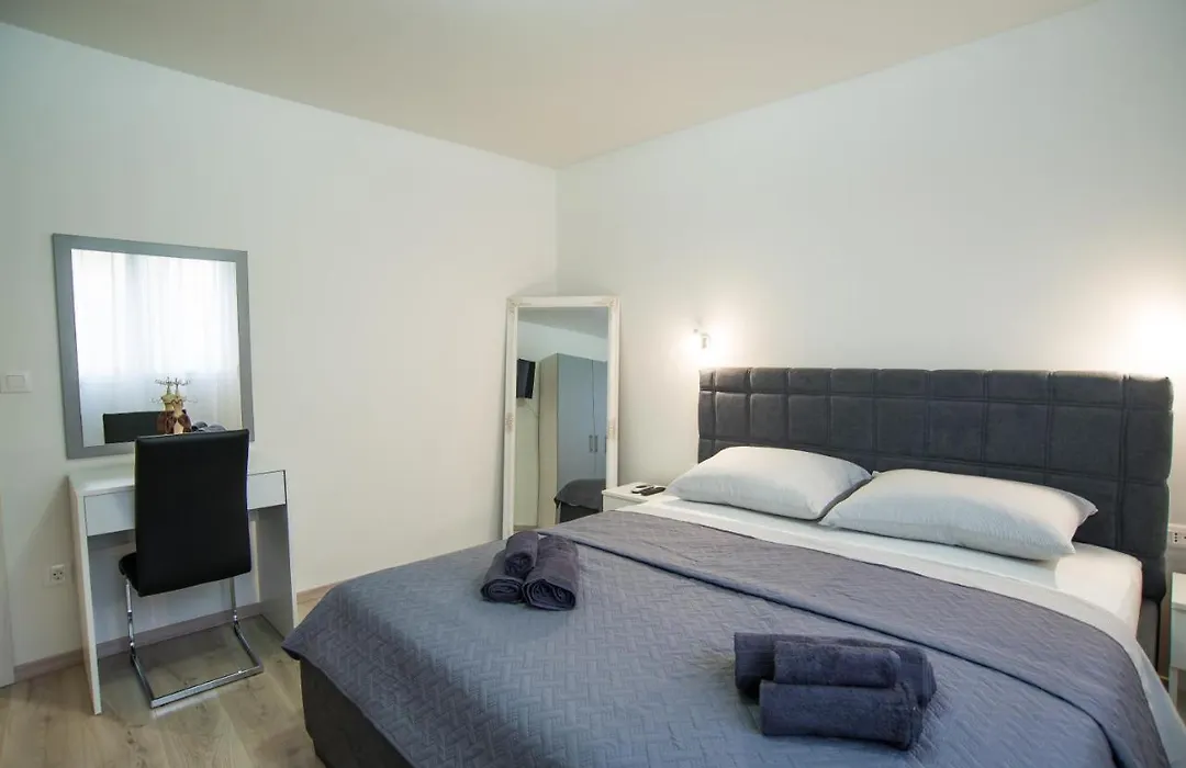 Too Sweet Apartment 1-1