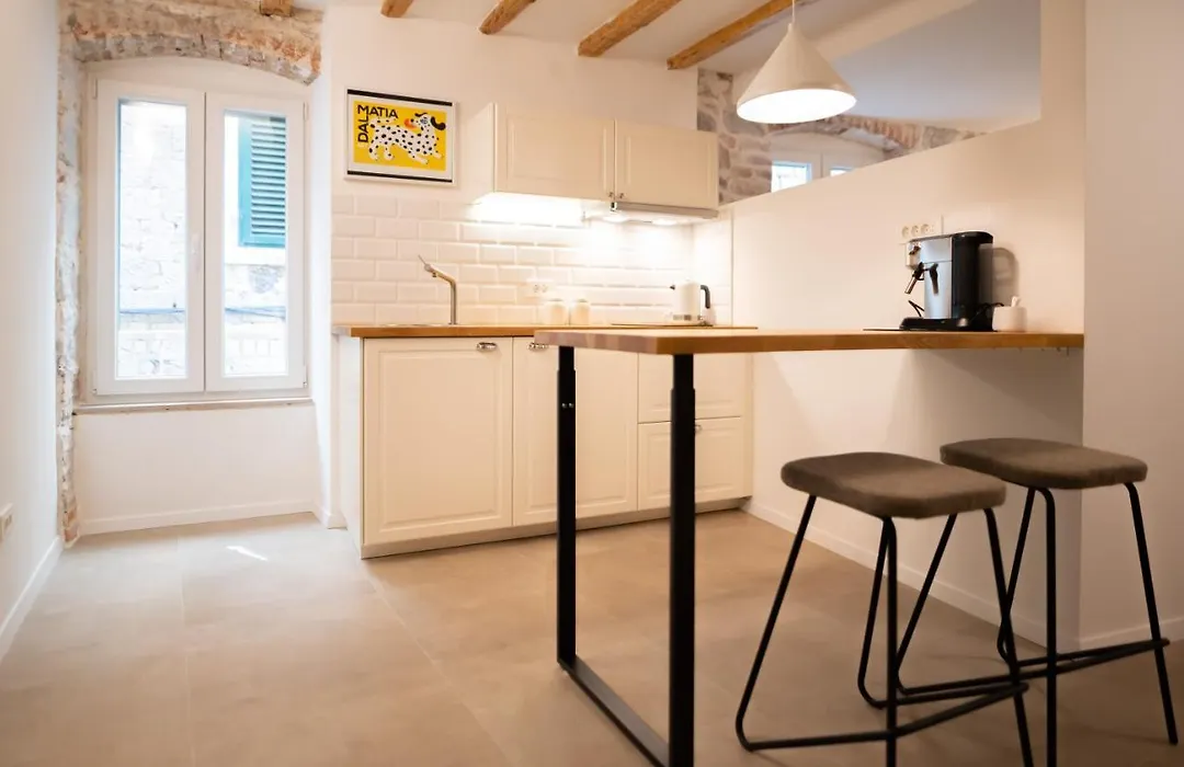Vitelli Apartments And Rooms-1