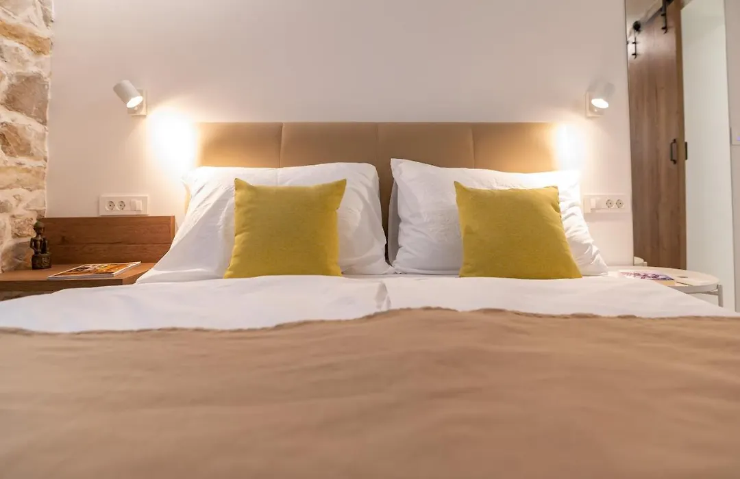 Vitelli Apartments And Rooms-1