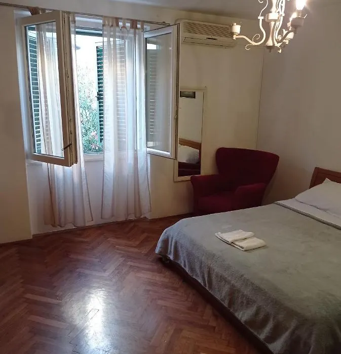 Damjan Rooms-1