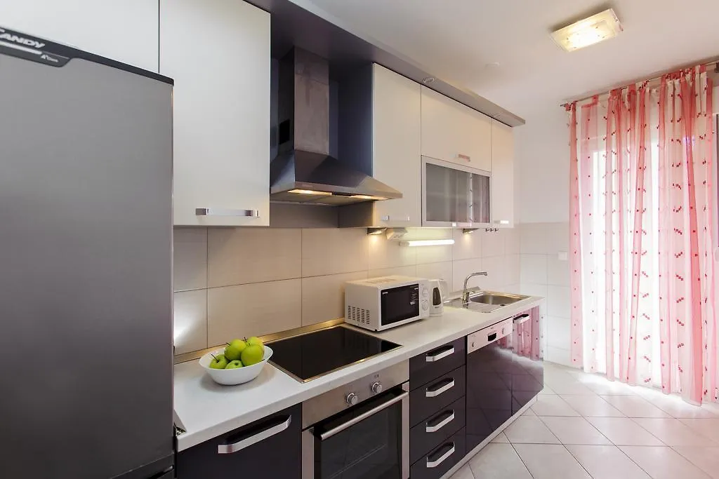 Amigo Comfort Apartments-1