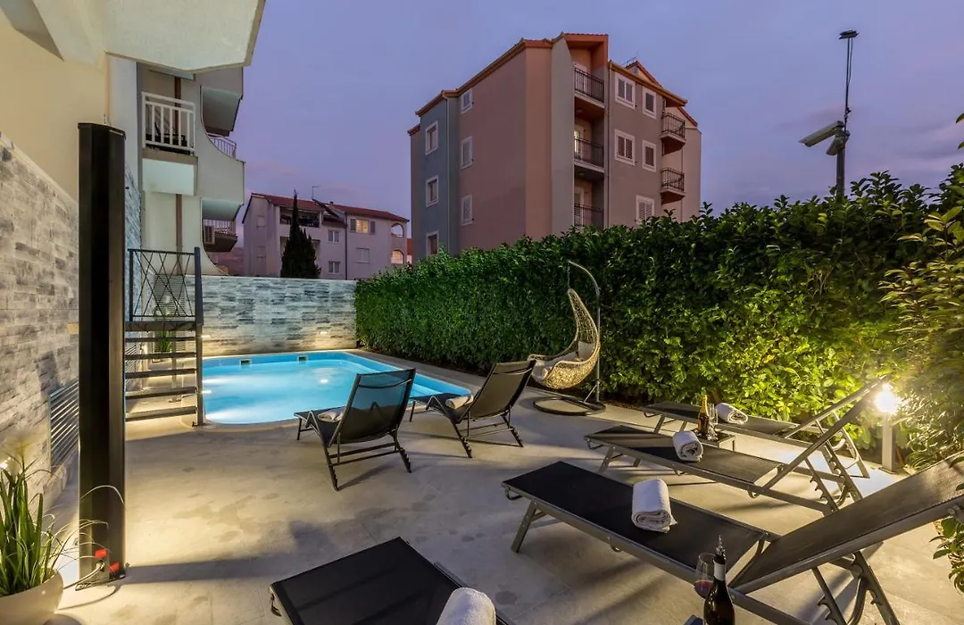 Holiday Apartments Stobrec-1