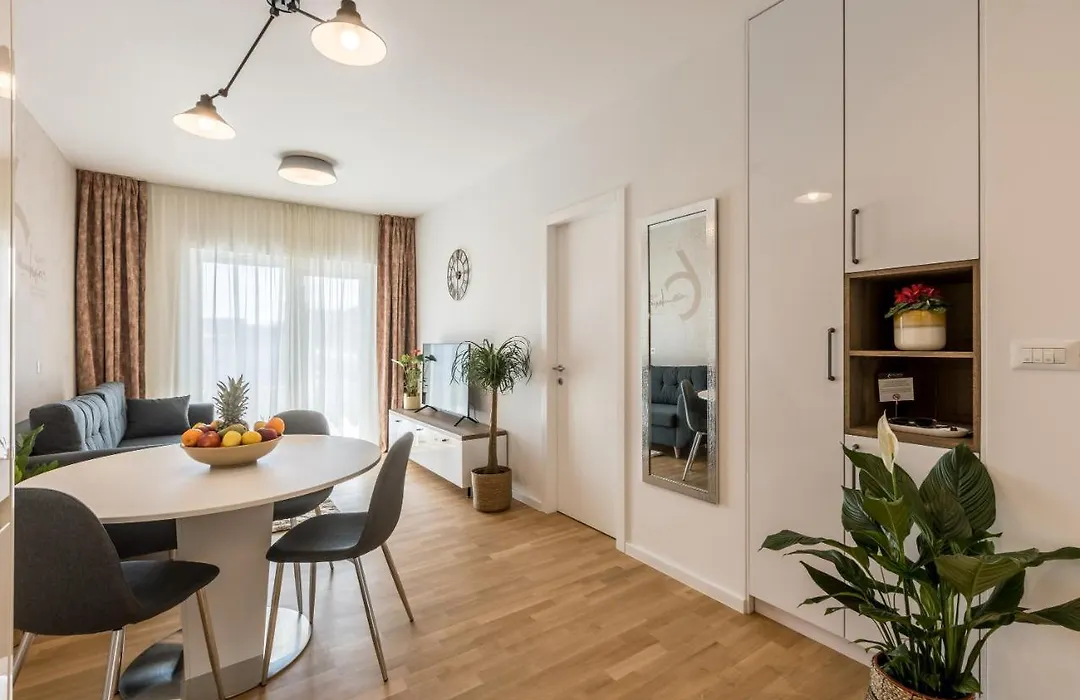 6 Islands - Holiday & Business Apartments - Free Garage Parking-1