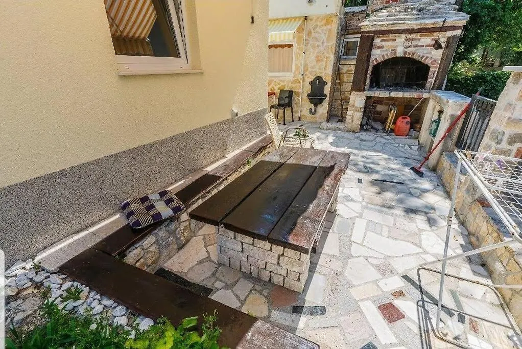 Studio Apartman Bacvice-1
