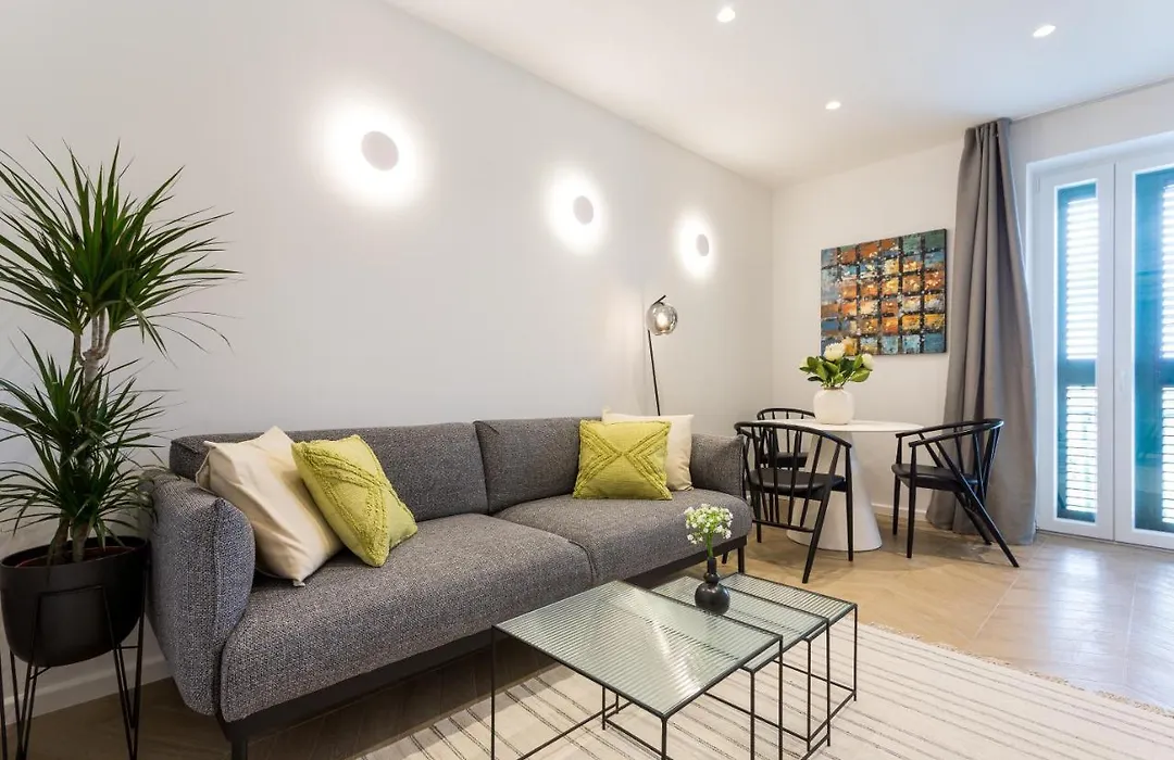 Top Floor Luxury Suite-1
