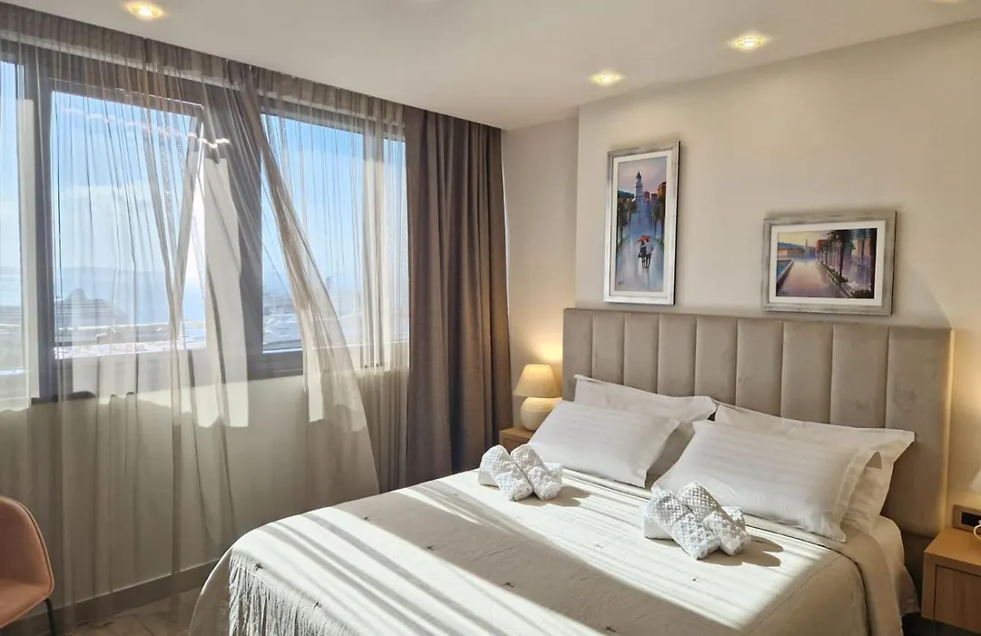 Island View Apartment-1