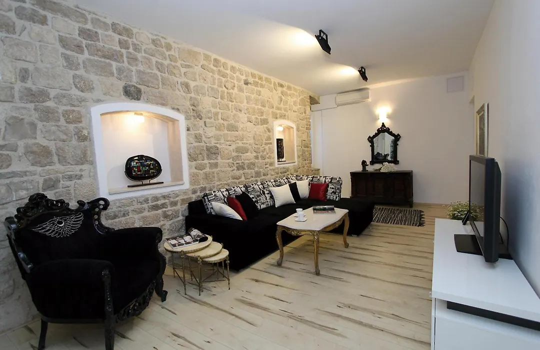 Apartment Papalic Palace-1