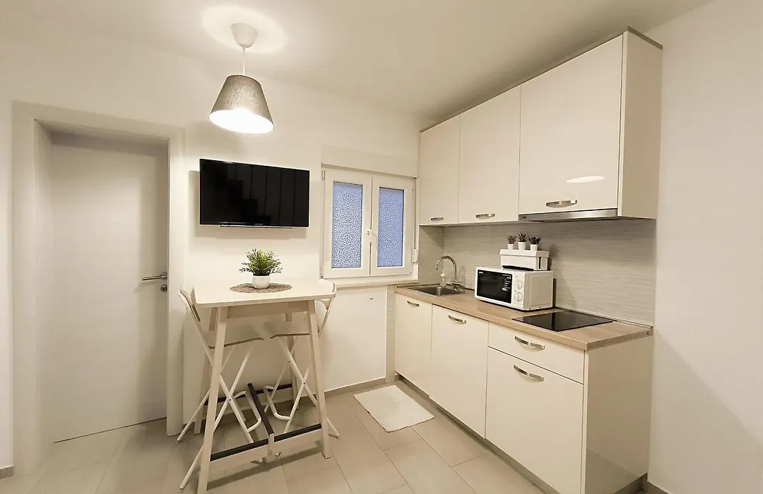 Central Apartment Niko-1