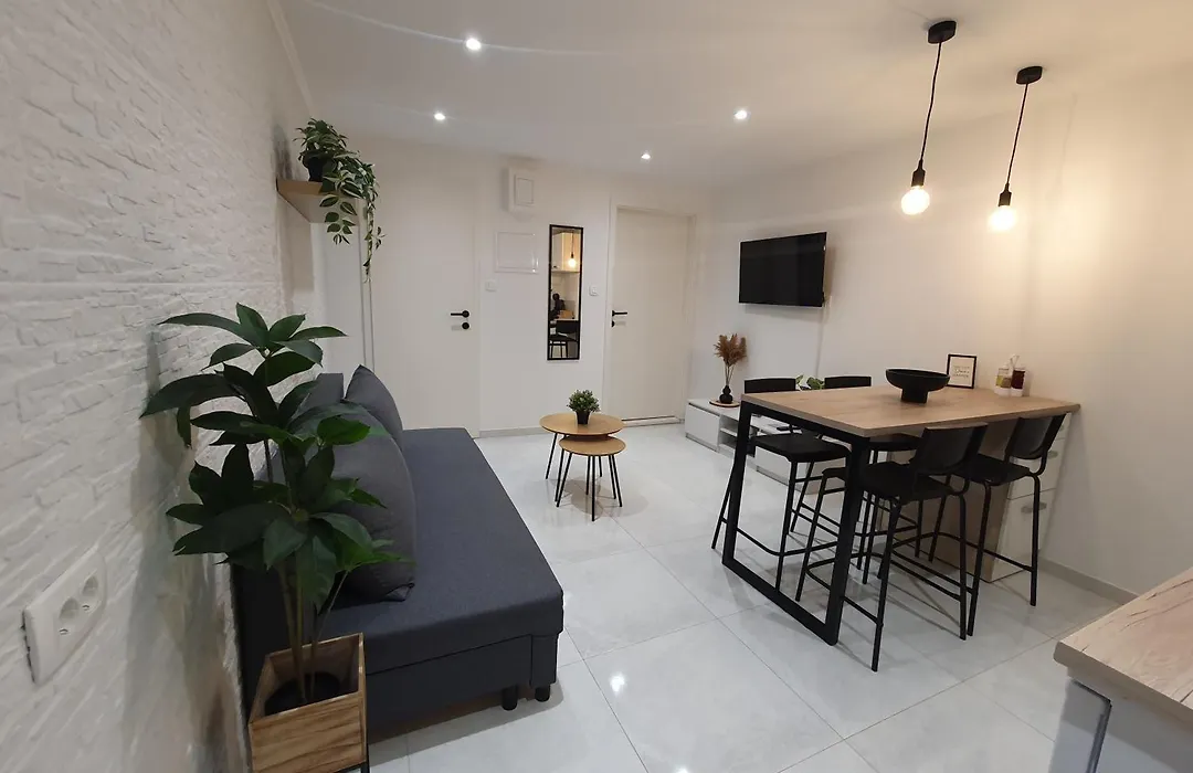 Vacation Liberation Apartment-1