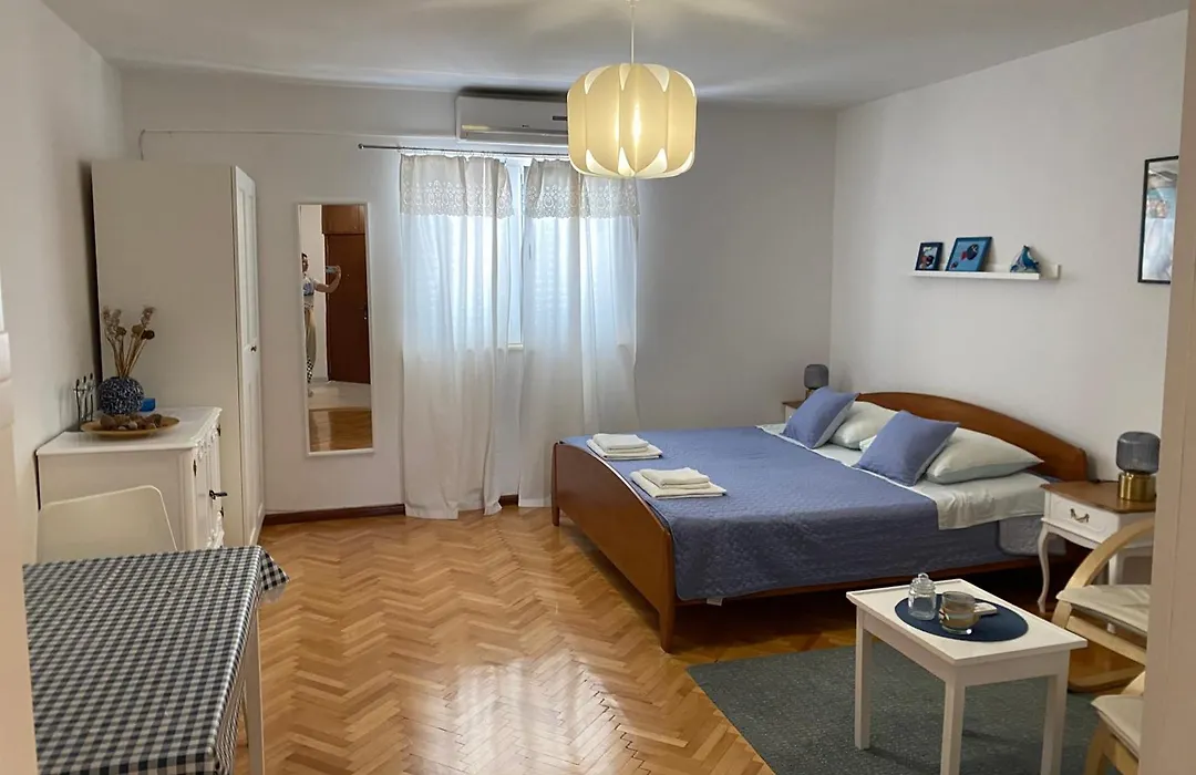 Beautiful Cozy Apartment Jug In Nice Neighbourhood.-1