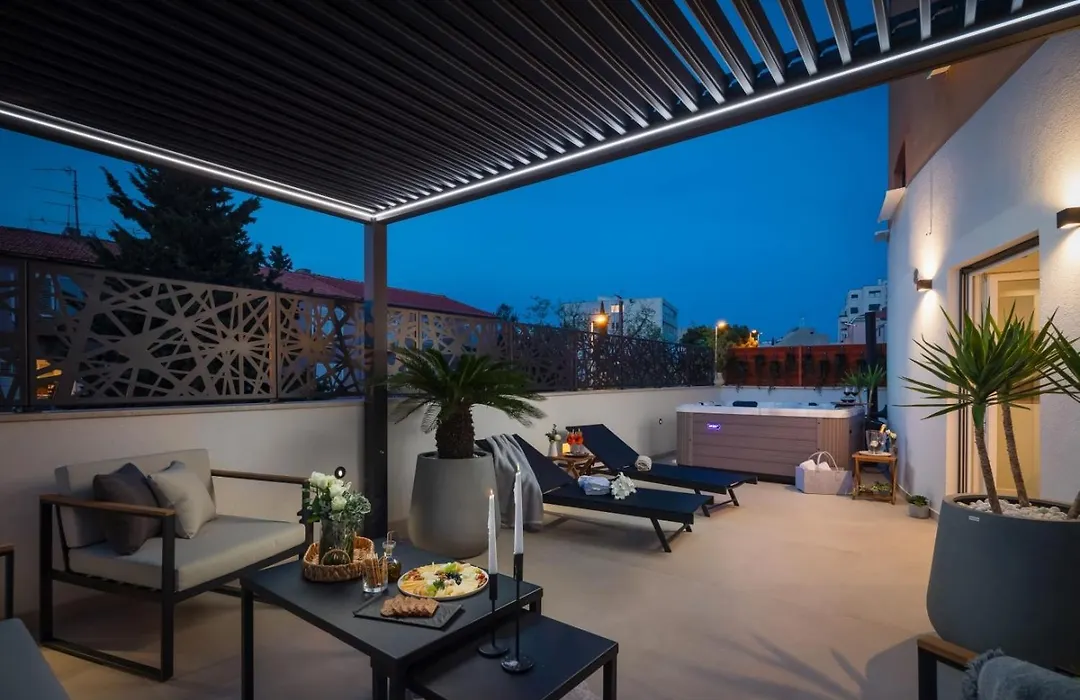 Luxury Apartment Silvery In Split Center With Jacuzzi, Sauna And Parking-1